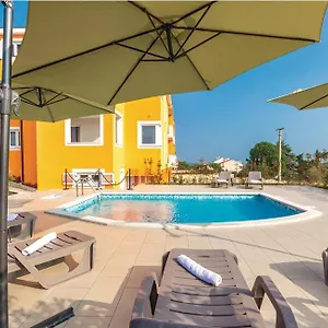 Sun Apartment